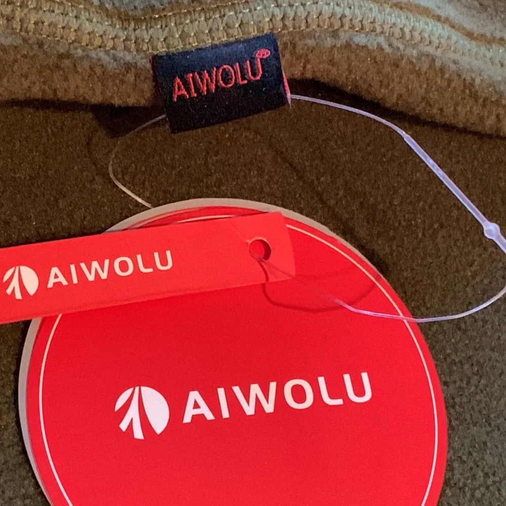 Aiwolu Unisex Neck Gaiter in Green
